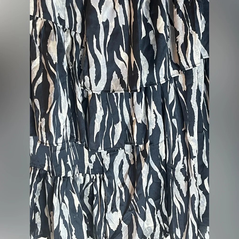 NWT: CUPIO BLUSH Stylish Navy and White Tiered Skirt Size Medium